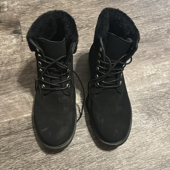 Ladies black boots - Picture 3 of 4